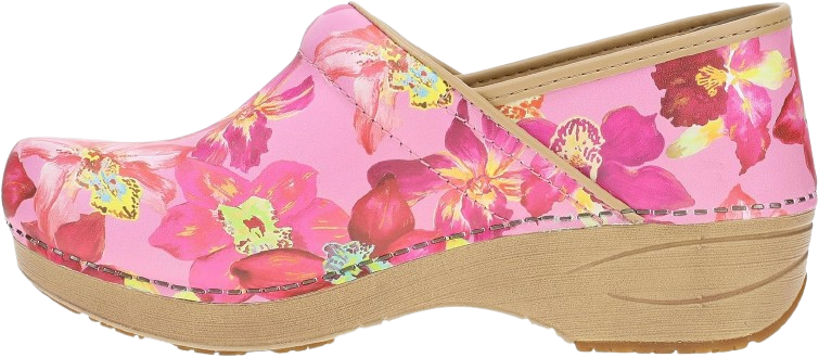 Dansko_XP_2.0_Clog-removebg-preview.png