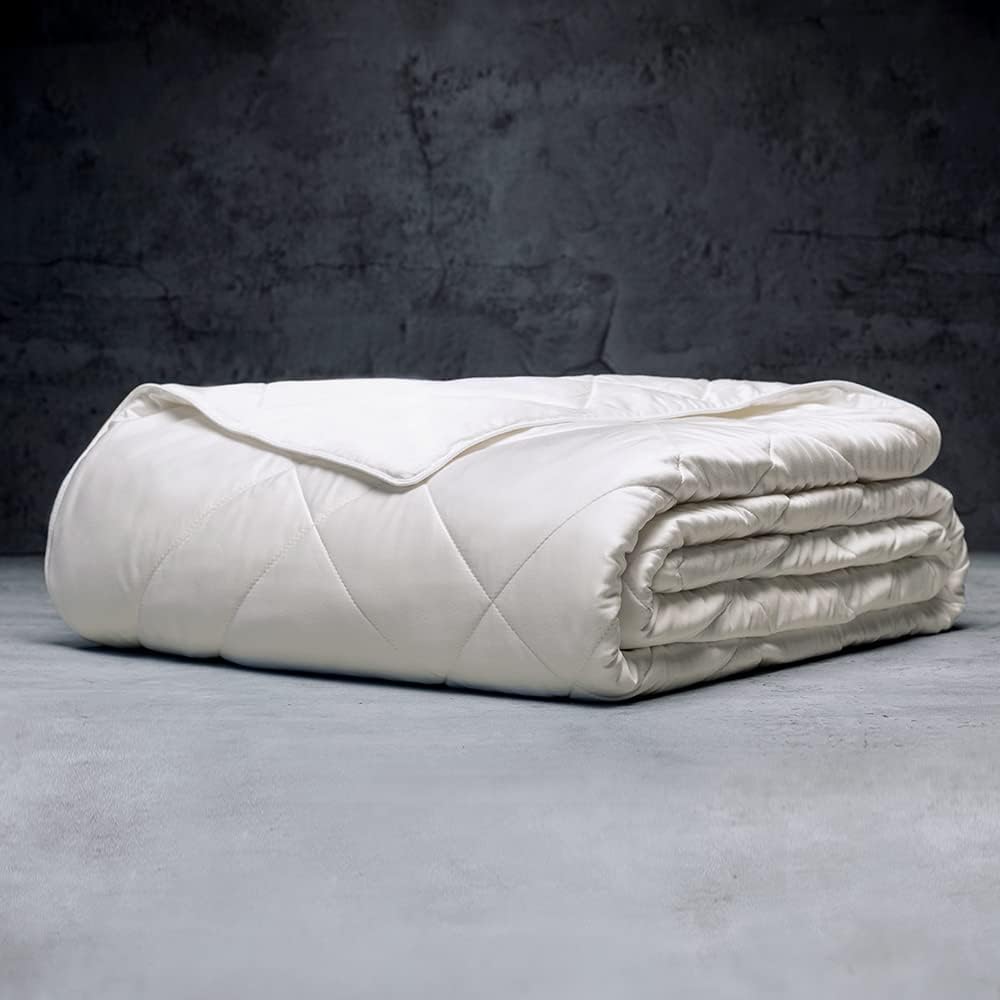 Luxome Lightweight Bamboo Comforter.jpg