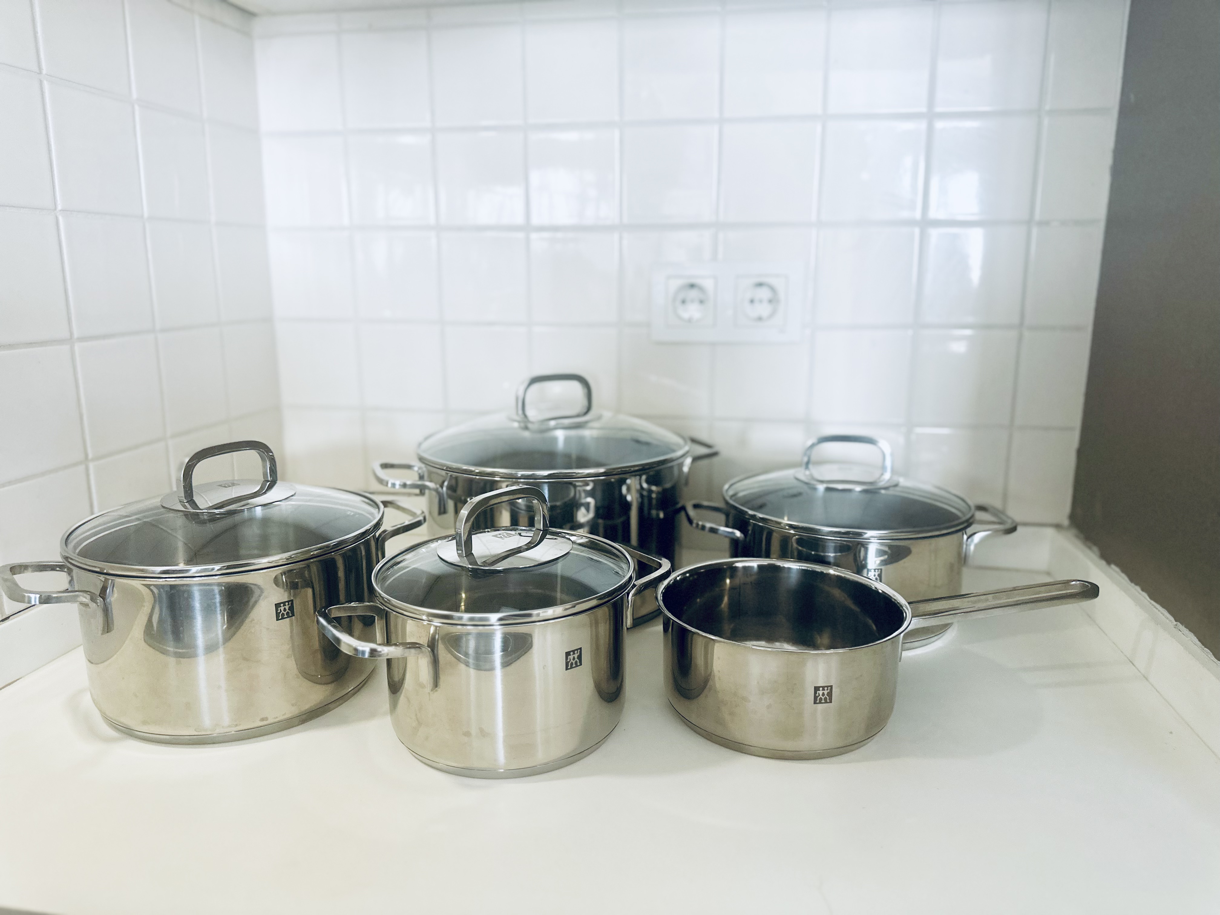 Zwilling cookware set .jpg